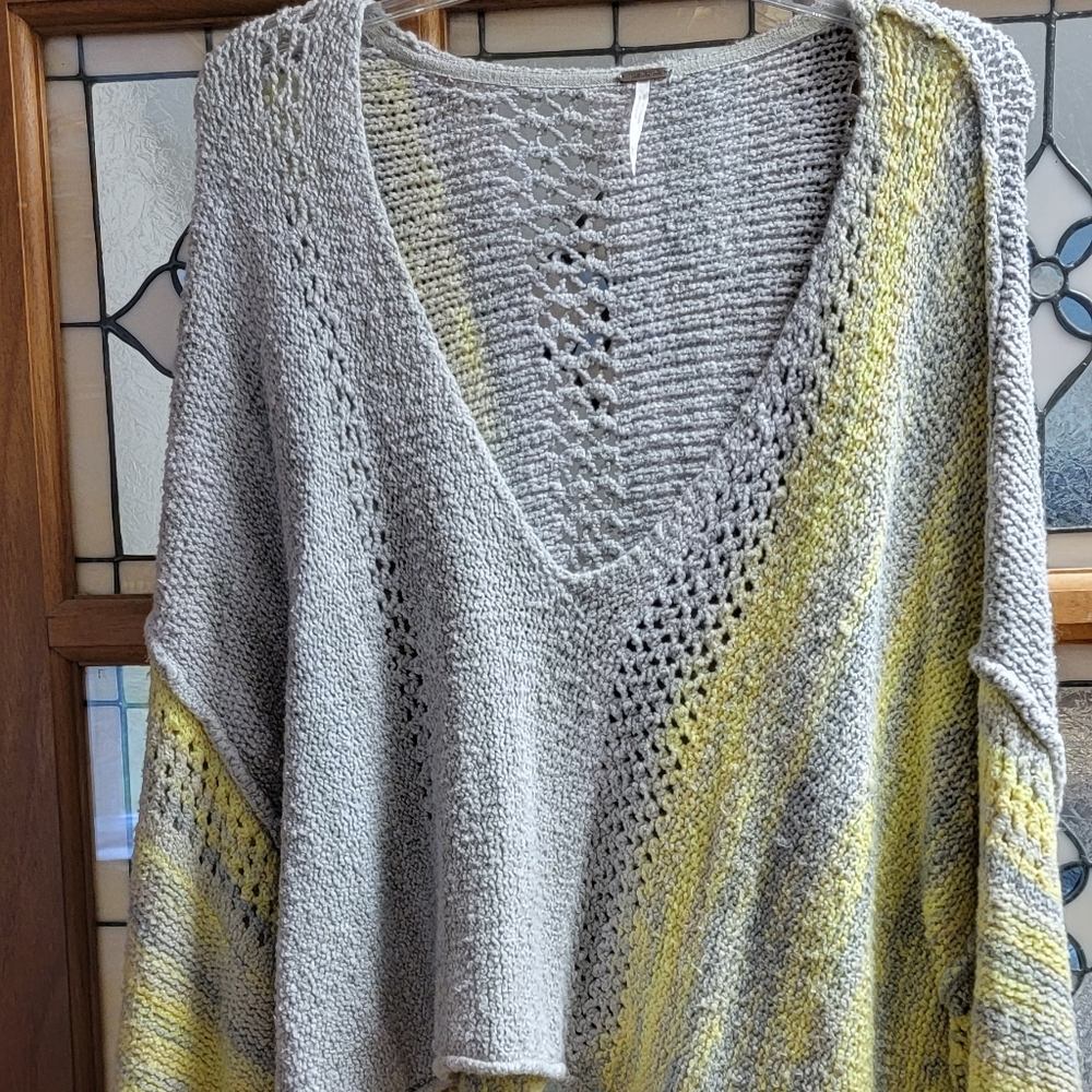 Free People v-neck balloon sleeve sweater